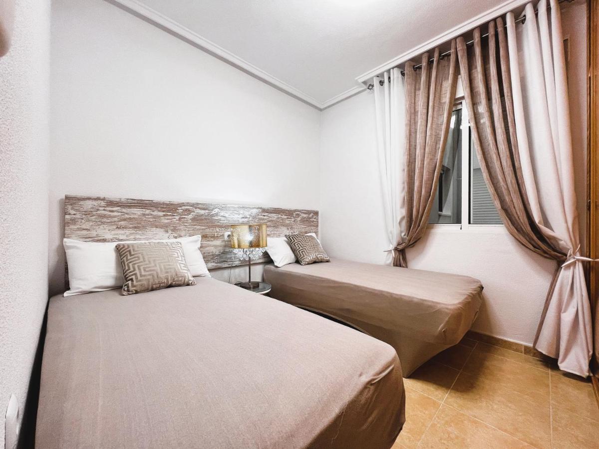 Holiday Suite Fragata Torrevieja Eksteriør billede