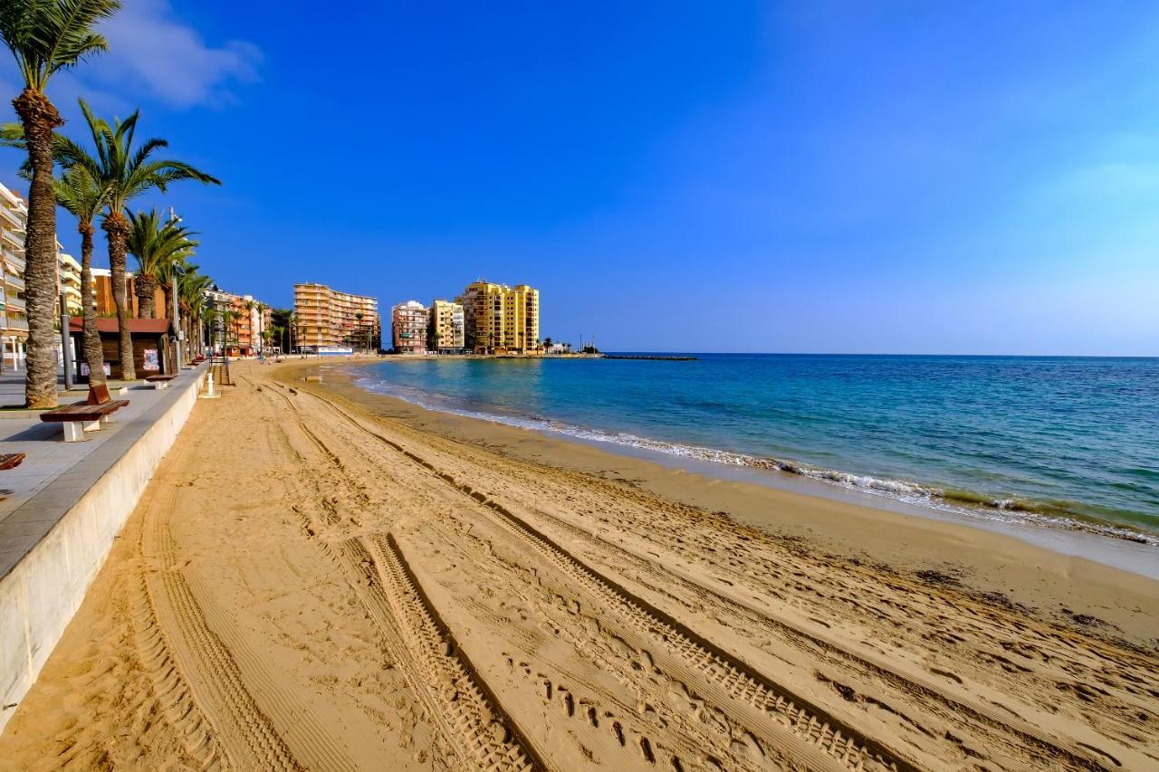 Holiday Suite Fragata Torrevieja Eksteriør billede