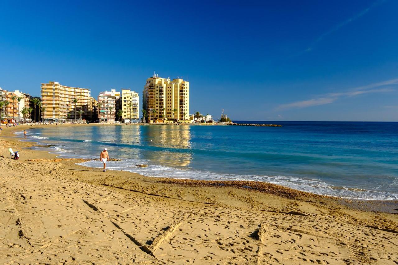 Holiday Suite Fragata Torrevieja Eksteriør billede